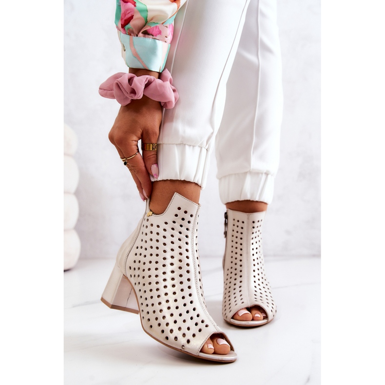 Nahkaiset harjakattoiset saappaat Maciejka 05420-04 beige 1