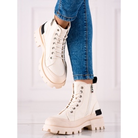 Trappers S. Barskin laiturilla beige 1