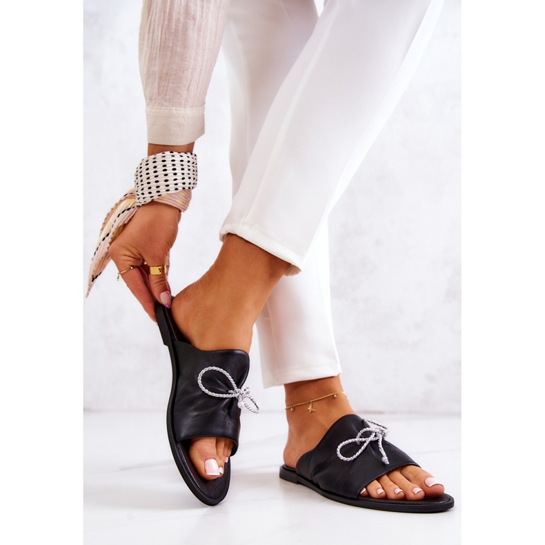 Naisten nahkaiset tossut Nicole 2659/001 musta 2