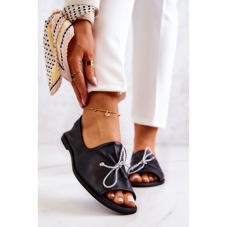 Nahkaiset naisten balerinat Nicole 2660/001 musta 1