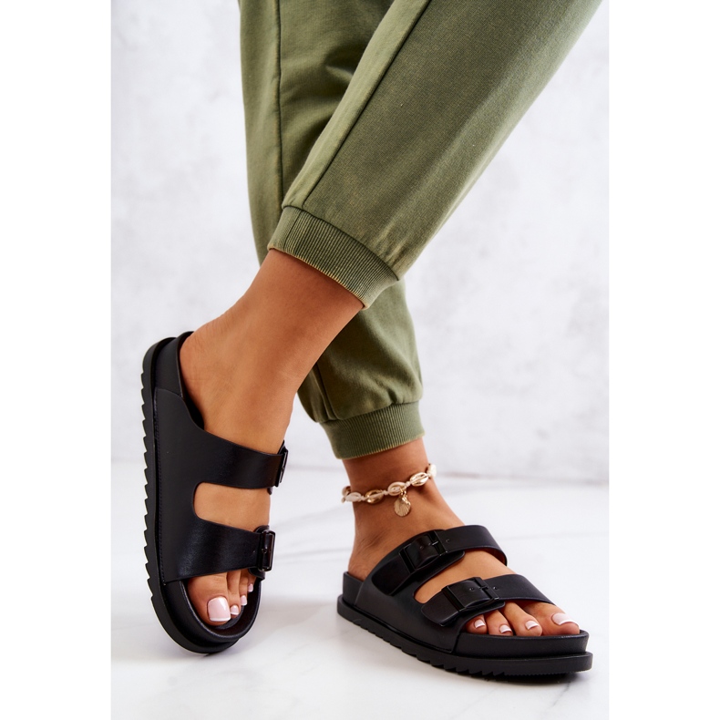 S.Barski Mustat Corina-kumitossut soljella 2