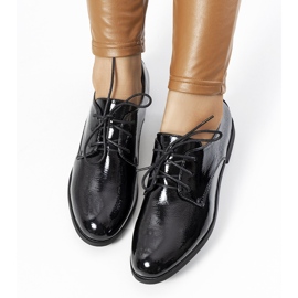 Mustaksi lakatut Gardi naisten kengät 1