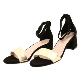 Mustat ja kultaiset sandaalit baarissa Evento 20SD98-1618 kultainen 2