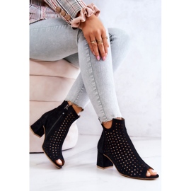 Nahkaiset harjakattoiset saappaat Maciejka 05420-43 Musta 2