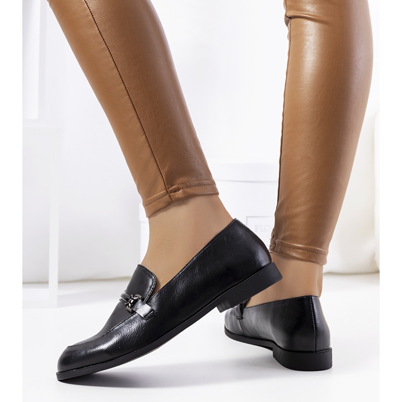 Mustat naisten Genovese-loaferit 1