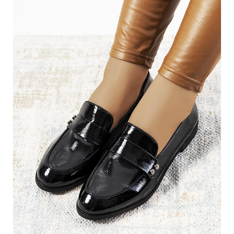 Abelan mustat kiiltonahkaiset loaferit 1