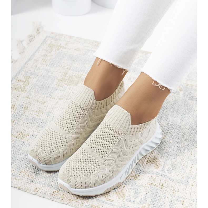 Alexandrin beigenväriset urheilulenkkarit 1