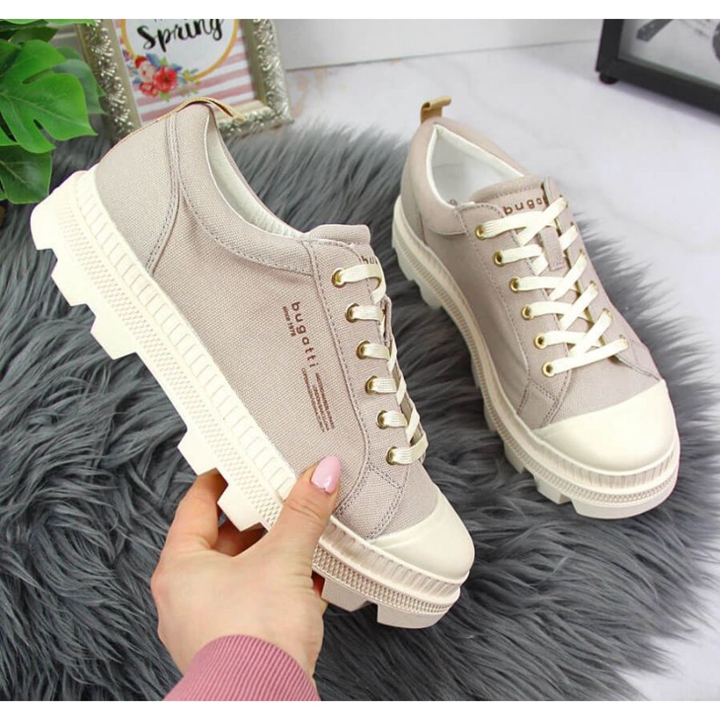 Bugatti W INT1721 beige-lenkkarit alustalla 1