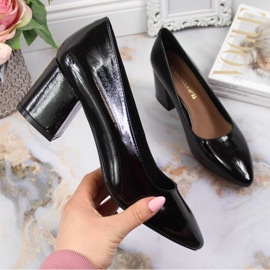 Pumput Serio Leone W SK358C pylväässä musta 1