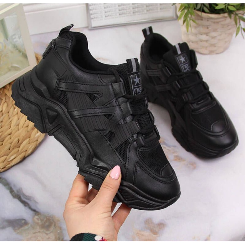 Wedge lenkkarit Uutiset W EU649A musta 1