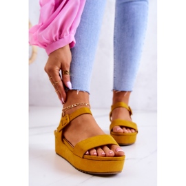 FW1 Mokkanahkasandaalit keltaisella Sariah-tasolla keltainen 1