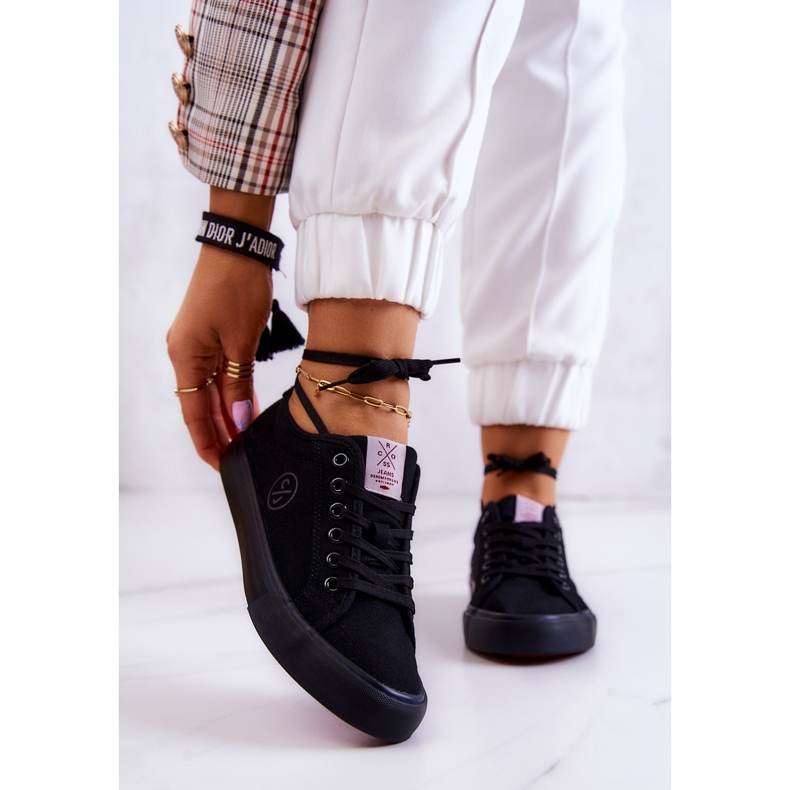 Naisten materiaalista lenkkarit Cross Jeans JJ2R4049C Musta 1