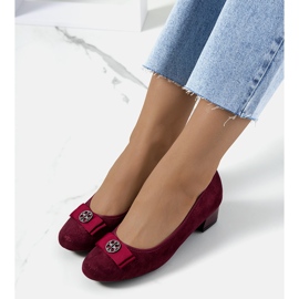 Batenin kiiltävät kastanjanruskeat pumput punainen 1