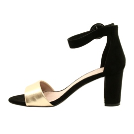 Mustat ja kultaiset sandaalit kantapäässä Evento 20SD98-1617 kultainen 1