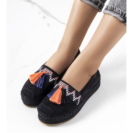 Mustat espadrillit Pisquid-alustalla 1