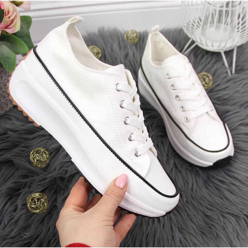 Valkoiset tennarit McKeylor W JAN93A alustalla valkoinen 1