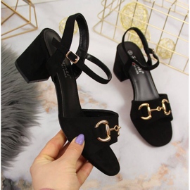 Tolppassa sandaalit koristeena S. Bararski W OLI158A musta 1