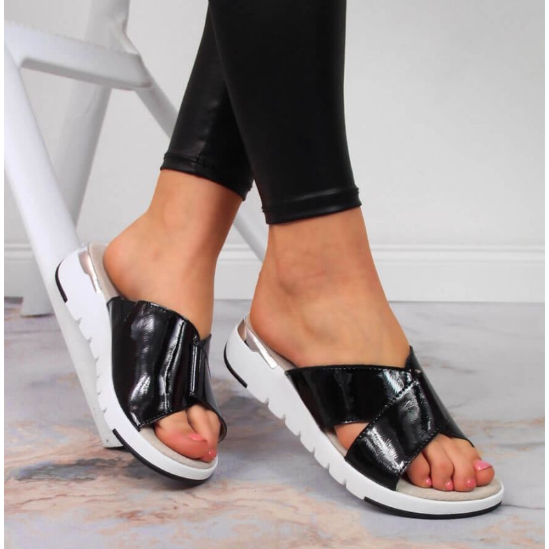 Kiiltonahkaiset tossut S. Barski W OLI159A musta 2