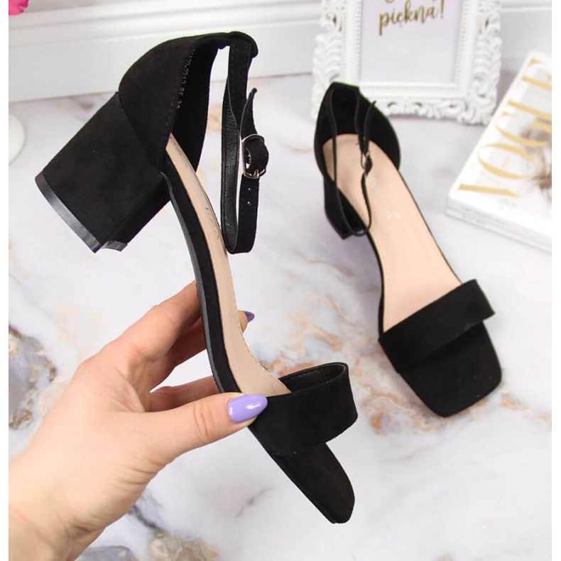 Mustat sandaalit Vinceza W JAN107A -tolppassa 1