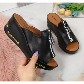 Mustat kiilatossut kirjoituksella Vinceza W JAN109 1