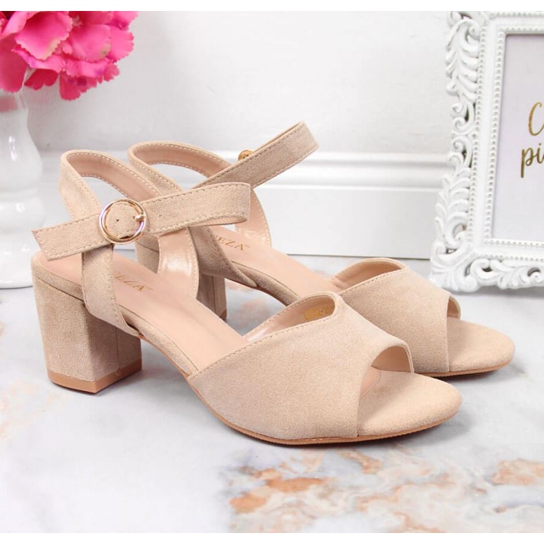 Sandaalit Vinceza W JAN113B beigessä tolppassa 2