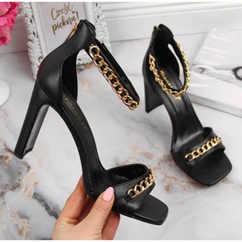 Sandaalit pylväässä ketjulla Potocki W WOL70A musta 1