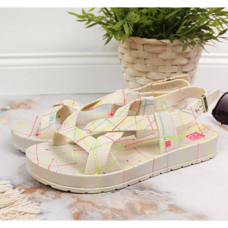 Zaxy W INT1709 beigenväriset kumisandaalit 2