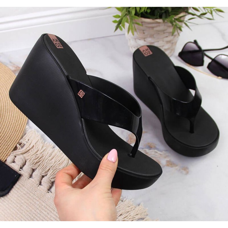 Zaxy W INT1710A mustat kumitossut 1