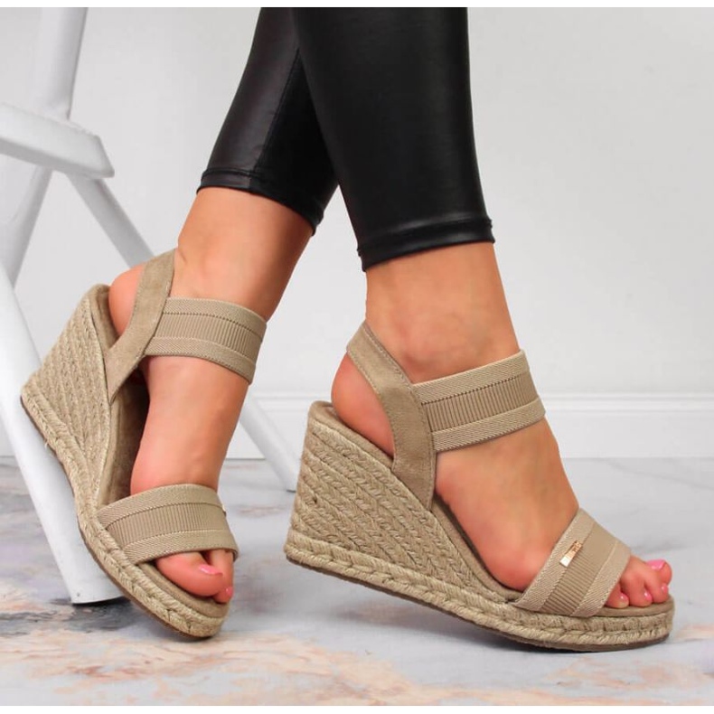Wedge sandaalit Big Star W JJ274978 beige 2