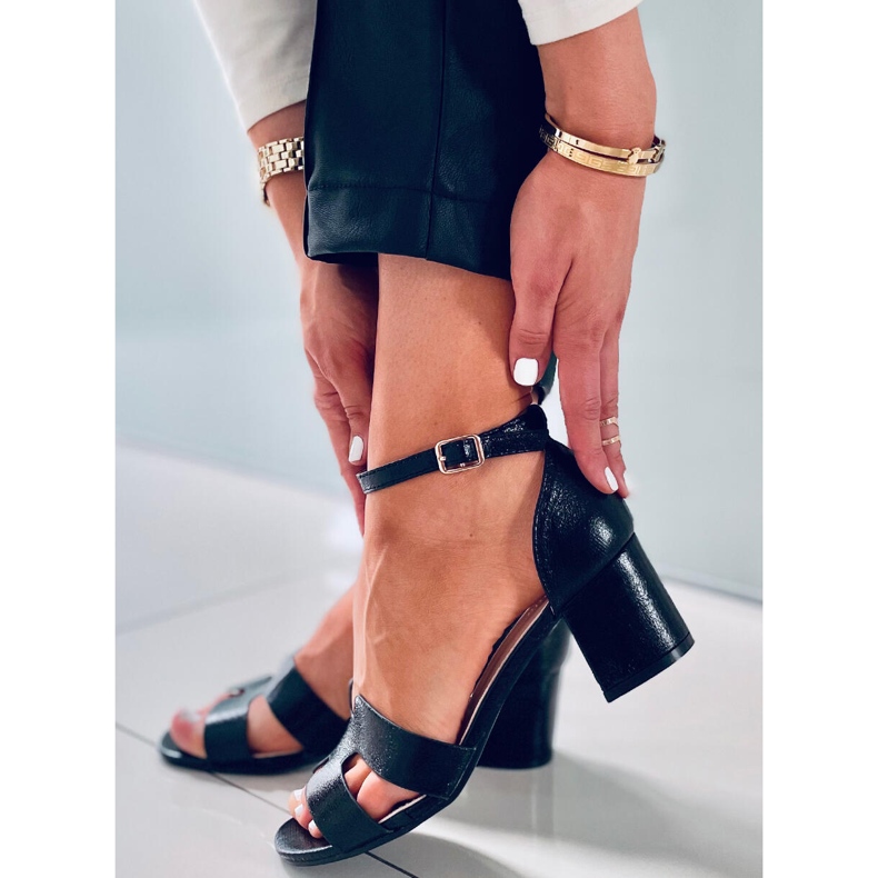 Nabila Mustat korkeakorkoiset sandaalit 2