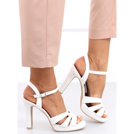 Camara White korkeakorkoiset sandaalit valkoinen 2