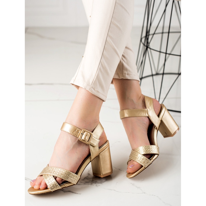 Encor Kultaiset sandaalit baarissa kultainen 1