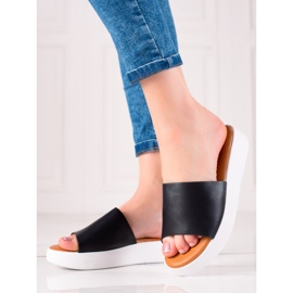 Encor Mustat tossut alustalla 1