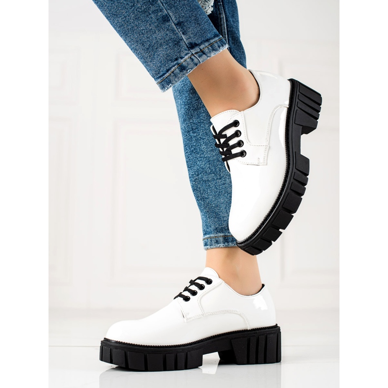 Valkoiset kengät La.Fi-alustalla valkoinen 1