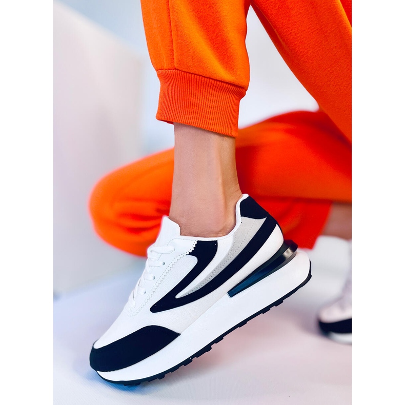 Naila Mustat naisten urheilukengät valkoinen 2