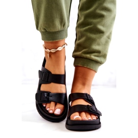 S.Barski Mustat Corina-tossut soljella 2