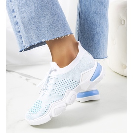 Daniela urheilulenkkarit valkoisena ja sinisenä valkoinen sininen 2