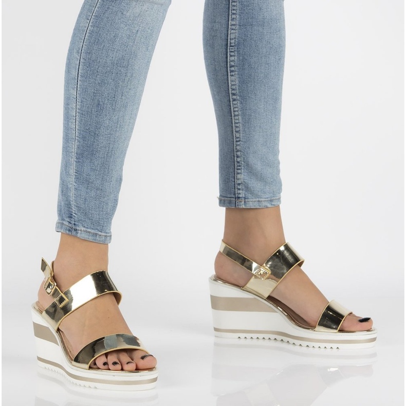 Sandaalit kiilassa Filippo DS2094 / 21 Go golden kultainen 1