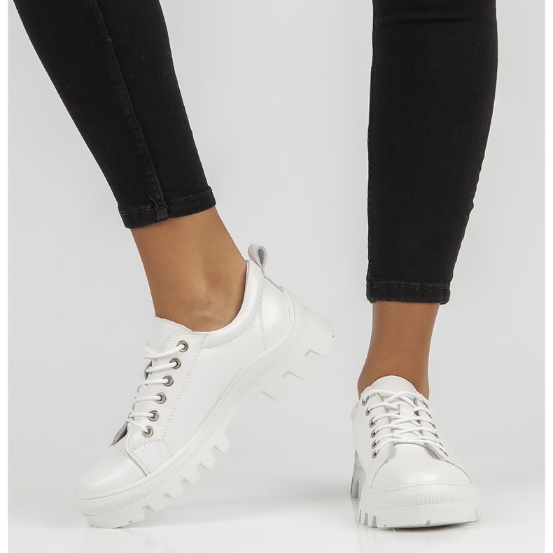 Nahkalenkkarit FILIPPO DP3522 / 22 Wh valkoinen 1