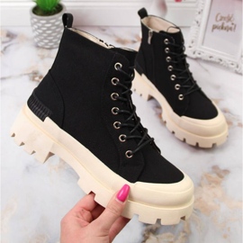 Mustat D&amp;A W OLI142 alustalenkkarit 1