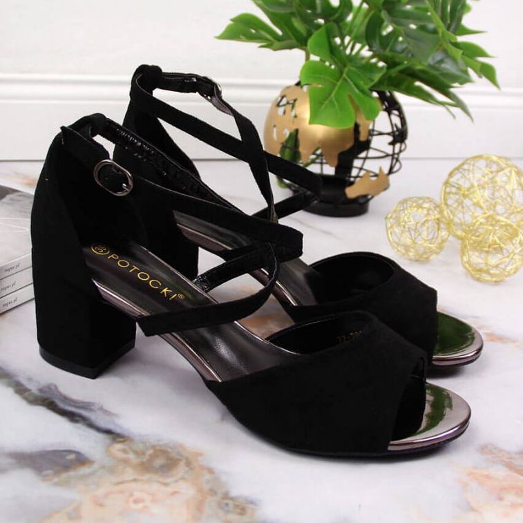 Sandaalit pylväässä Potocki W WOL67A mustat 2