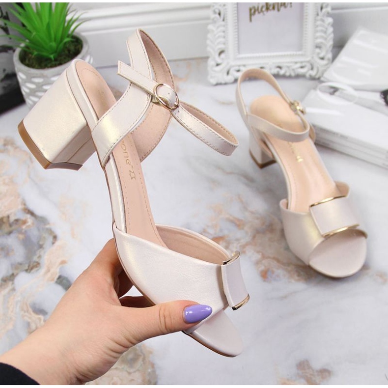 Sandaalit Sergio Leone W SK139F beige pylväässä 1