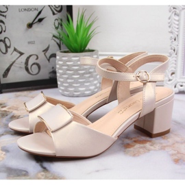 Sandaalit Sergio Leone W SK139F beige pylväässä 2