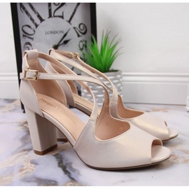 Sandaalit helmiäispylväässä Sergio Leone W SK210D beige 2