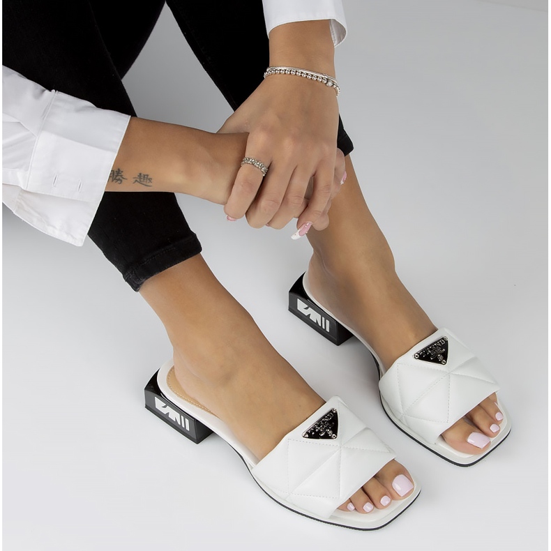 Nahkaiset tossut Filippo DK3905 / 22 Wh valkoinen 1