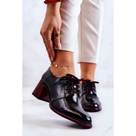 S.Barski Lakatut, sidotut mustat ja punaiset kengät Esmerin postauksessa punainen 1