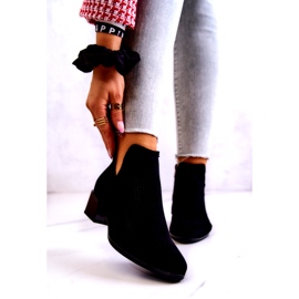 Vinceza Musta Carine harjakattoiset mokkanahkaiset saapikkaat, joissa on leikkaus 1