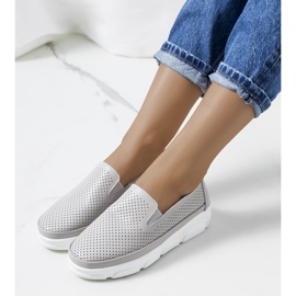 Veldersin harmaat nahkalenkkarit 1