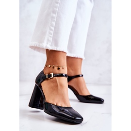 PG1 Muodikkaat lakatut pumput mustassa maoripalkissa 2