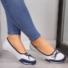 Naisten valkoiset nahkaiset harjakattoiset ballerinat eVento 2